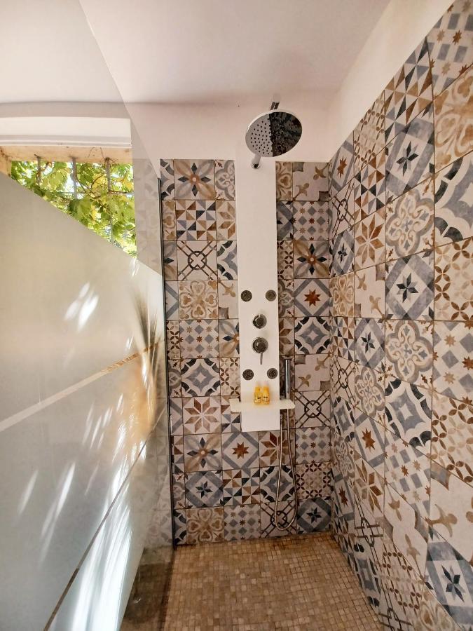 Studio avec jardin entre Aix-en-Provence, Luberon et Verdon Peyrolles-en-Provence Extérieur photo